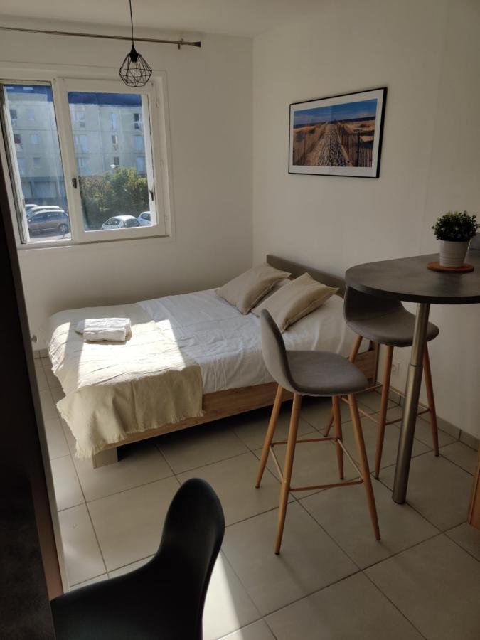 D-Day Goodcaen Apartment Bagian luar foto