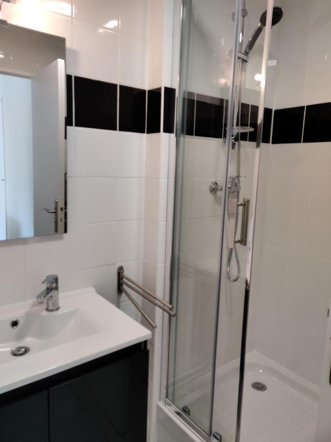 D-Day Goodcaen Apartment Bagian luar foto